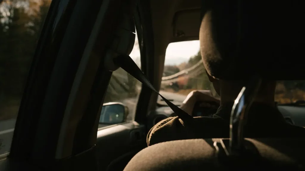 حزام الأمان (Safety Belt) من أهم عوامل الأمان في السيارات